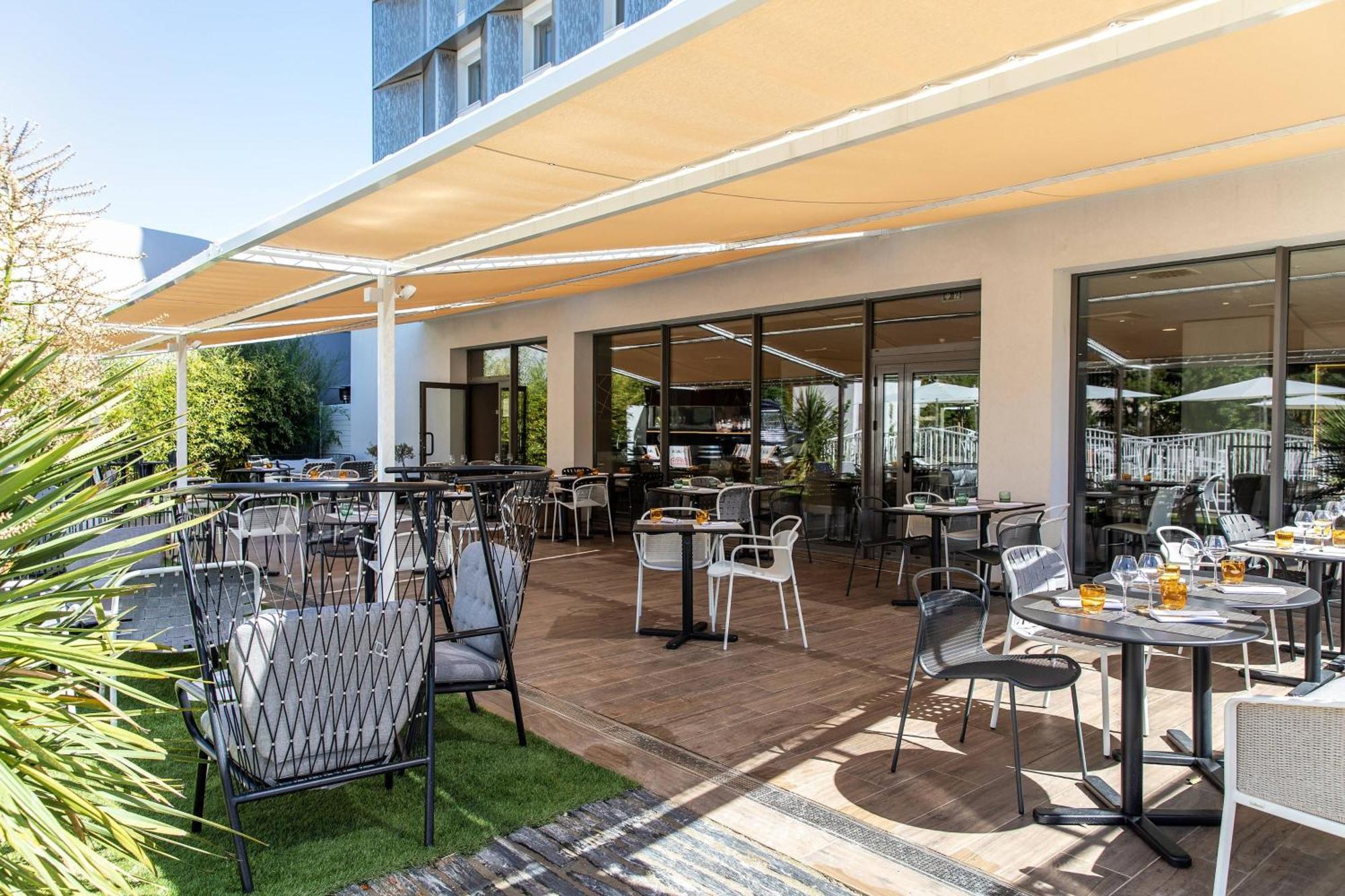 Ac Hotel By Marriott Marseille Prado Velodrome Экстерьер фото